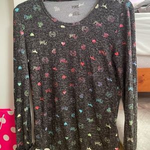 Super cute Vs pink comfy top no damage